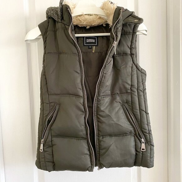 Olive Green Puffer Vest with Furry Collar and Knit-Patterned Back - Picture 1 of 9